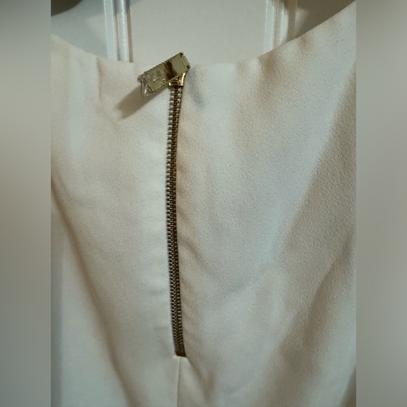 Ted Baker London White Careo Cold Shoulder Top w/ Back Zip - Picture 4 of 6